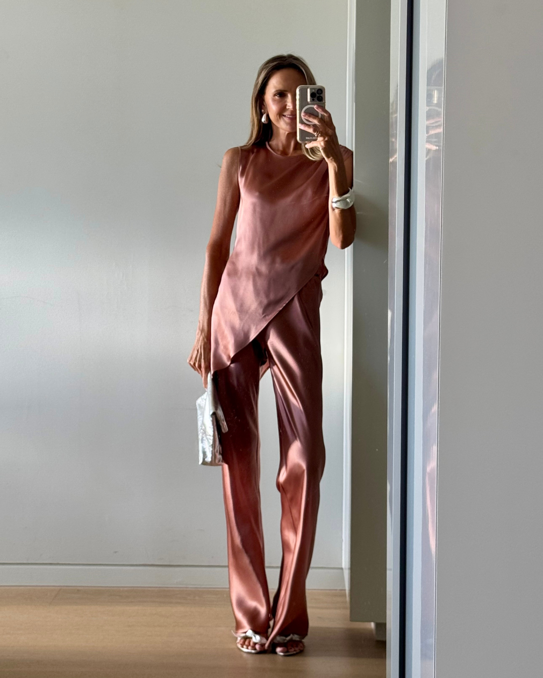 AMOUR ASYMMETRIC SILK TOP PRALINE